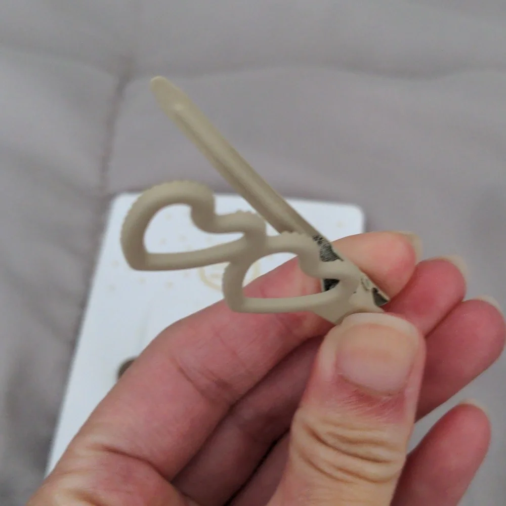 Hair clips - Picture 8 of 10